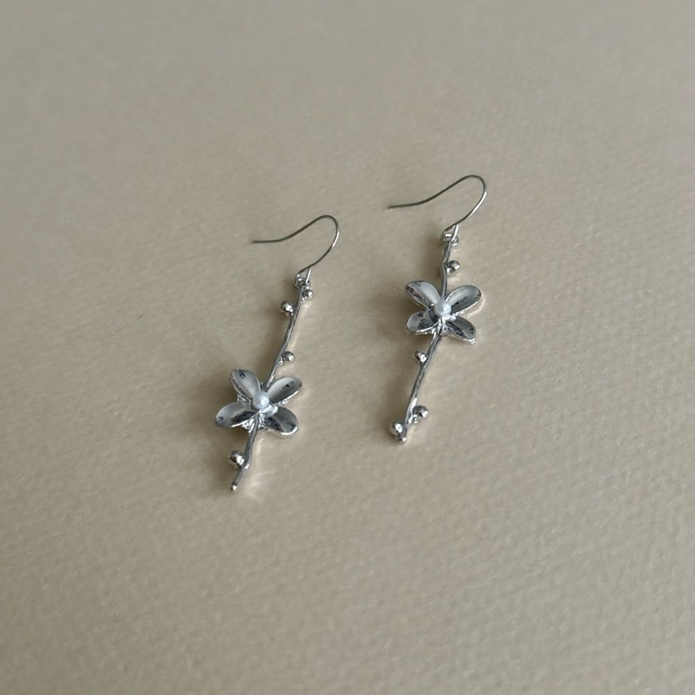 Flower Drop Earrings N1865 - Picture 2 of 3